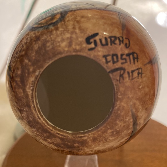 Ceramic Hand Painted, Egg Shaped, Two Faced Blue Eyed Beauty Signed by artist😎 - Picture 5 of 5